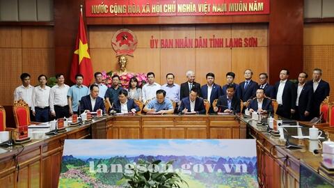 Ký kết hợp đồng dự án tuyến cao tốc cửa khẩu Hữu Nghị - Chi Lăng